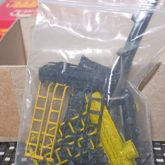 Vintage HO Roundhouse Maryland Pennsylvania 3 Window Caboose Kit Unassembled - Picture 3 of 5